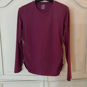 Valiant by Carrie Underwood fuchsia top size medium